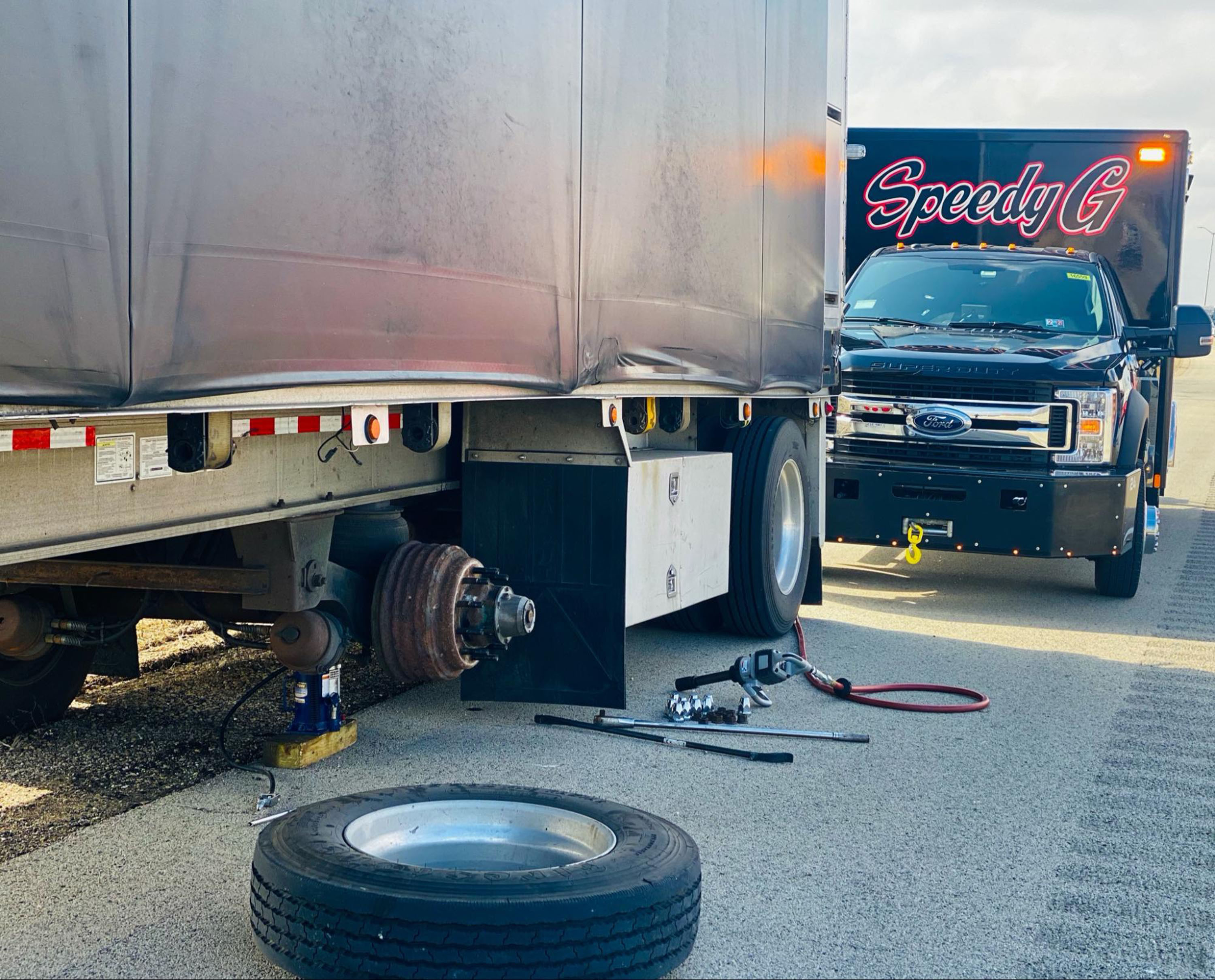 Speedy G's Mobile Tire repair in action