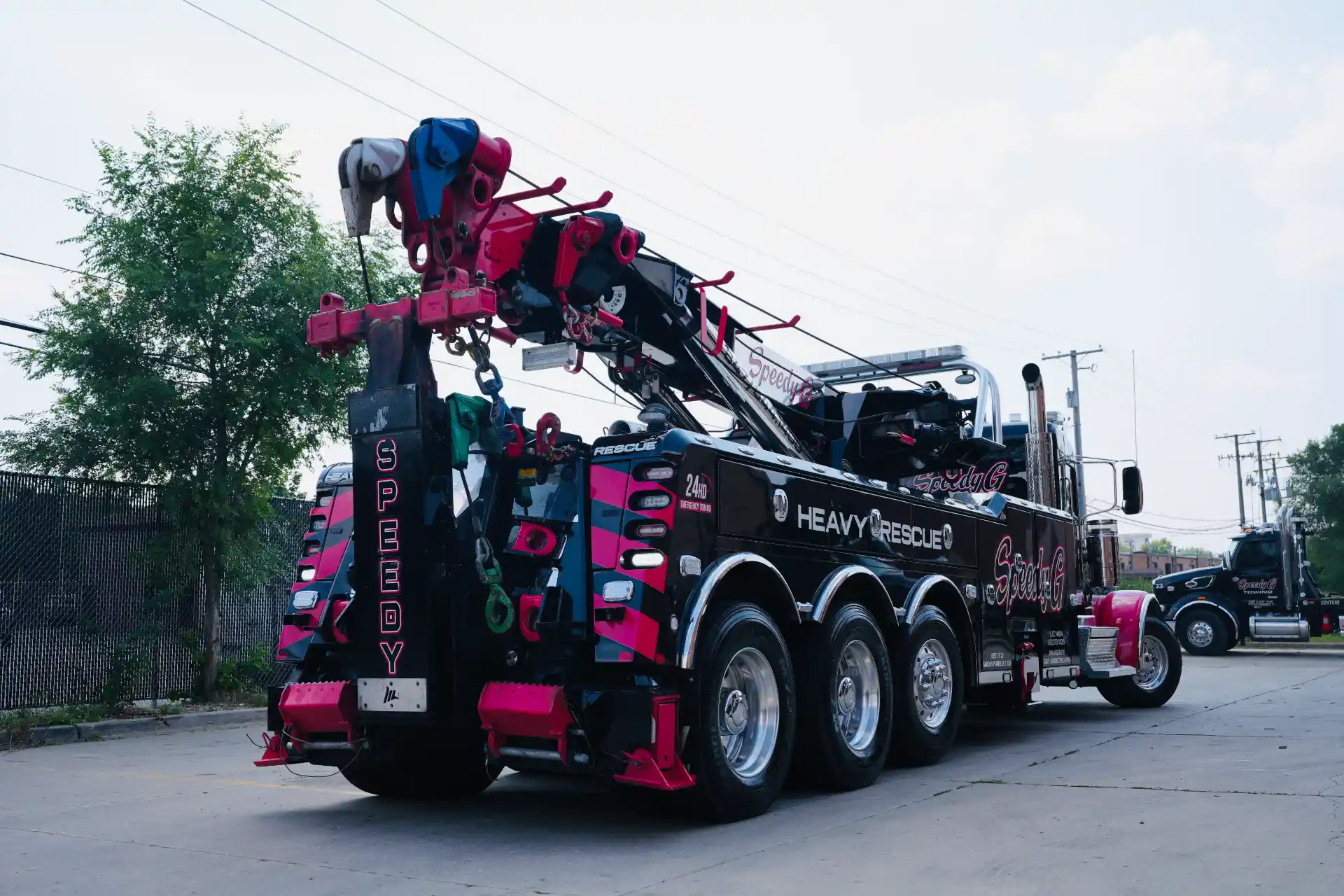 heavy-duty-rotator-wrecker-recovery-truck