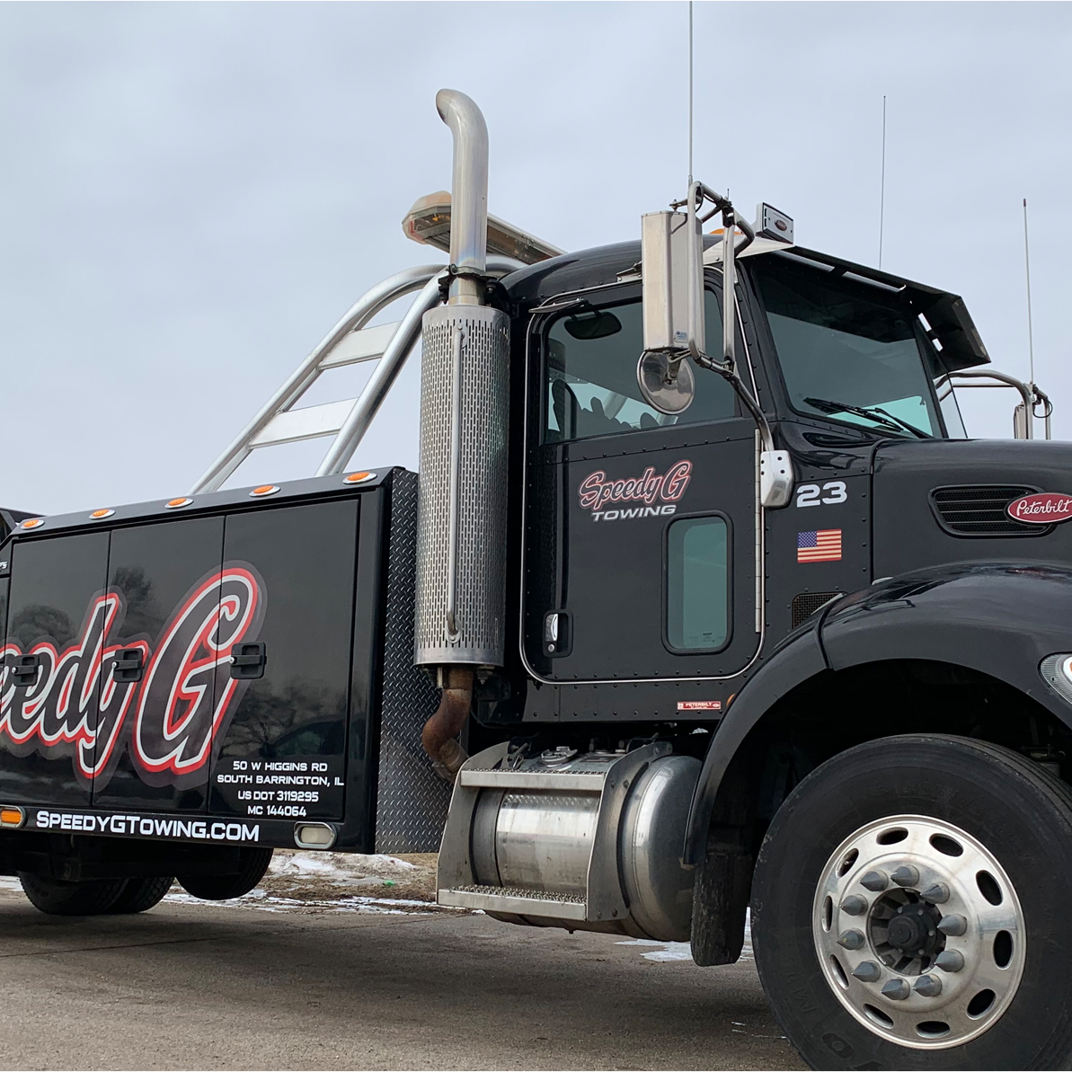 Speedy G tow truck