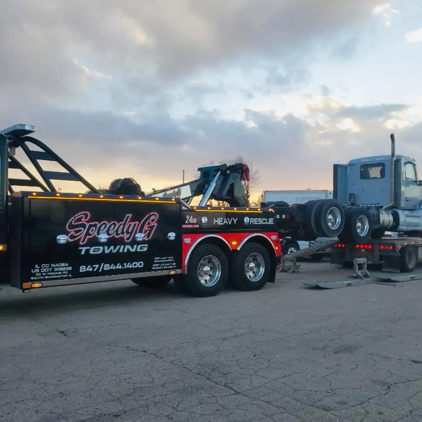 heavy-duty-semi-truck-recovery-and-transport-service