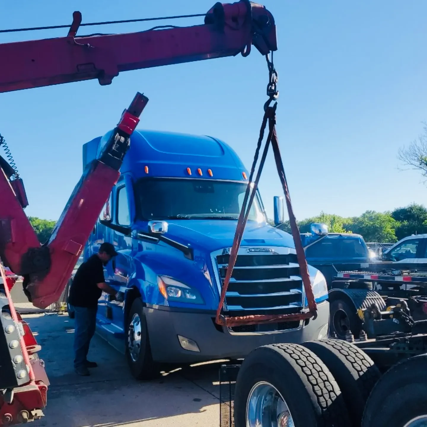 heavy-duty-semi-truck-winch-recovery-chicagoland